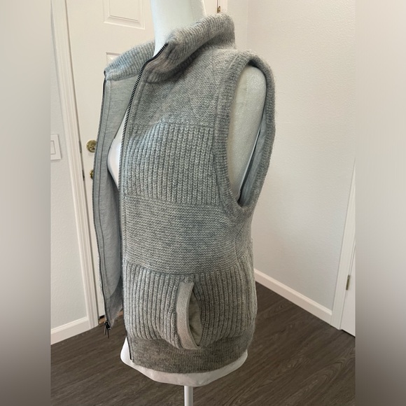 Banana Republic Sweater Vest Wool blend - Picture 9 of 14